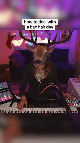 just make a bunch of noise and no one will notice

#livelooping #musicproducer #singing #coversong #femaleproducer