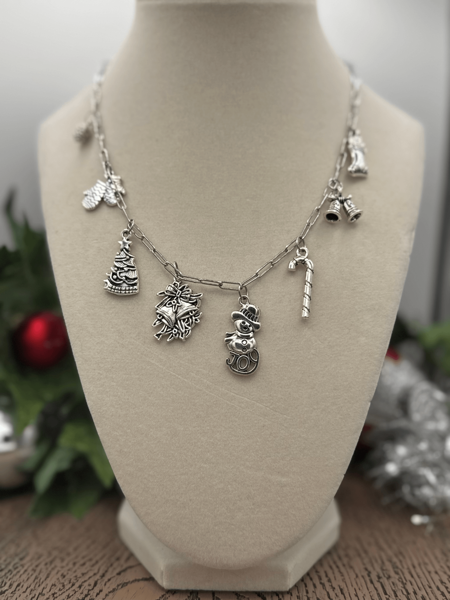 Christmas Festivities Necklace product image (1)