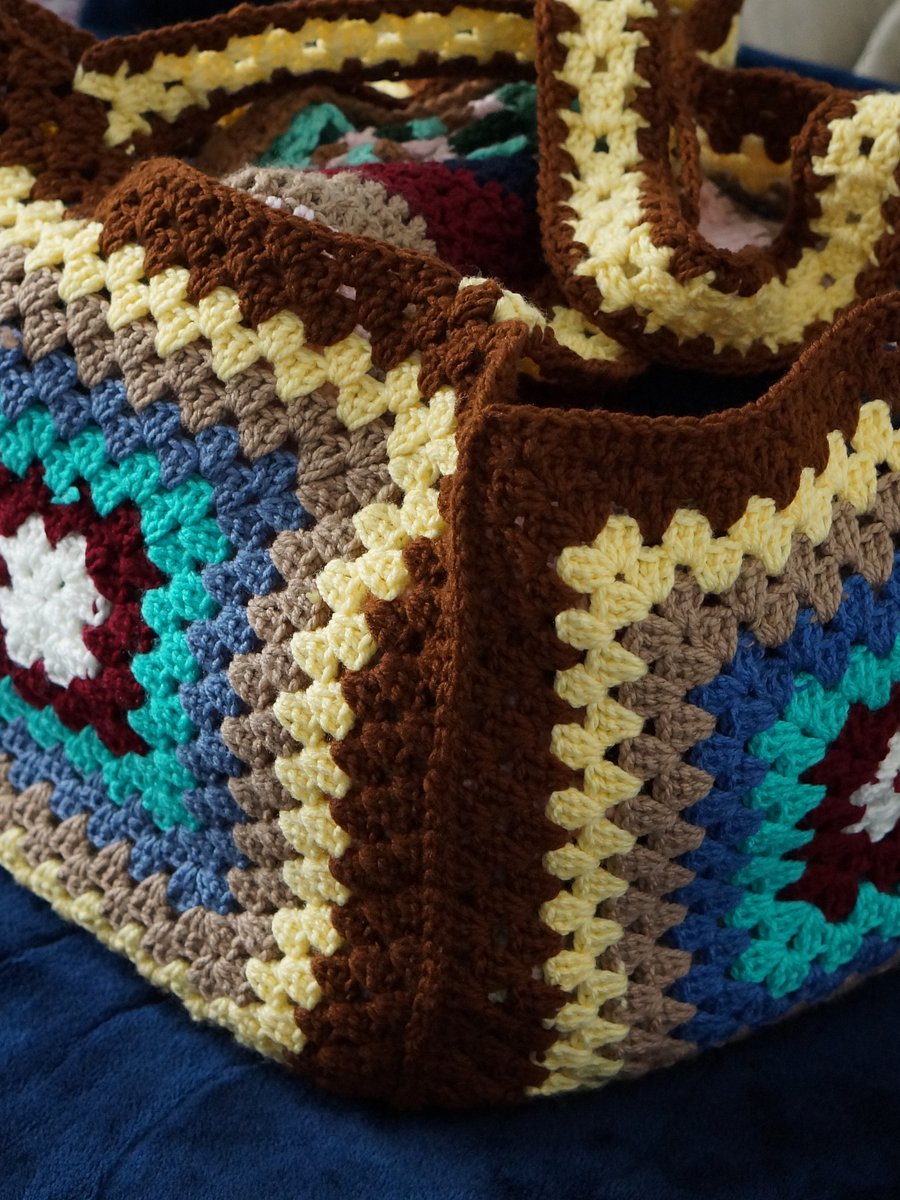 Granny square beach bag pdf pattern product image (1)