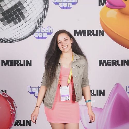 TwitchCon photodump💕 

I had so much fun and got to meet so many amazing creators!! Thank you all for making this such a memo...