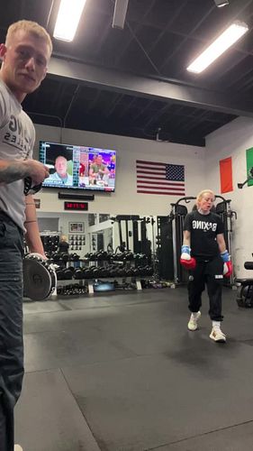 Live rounds with @jackclayton.coach @boxnburn and feck me, me conditioning and brain was gone! 💪🏽💪🏽💪🏽 only one way back!