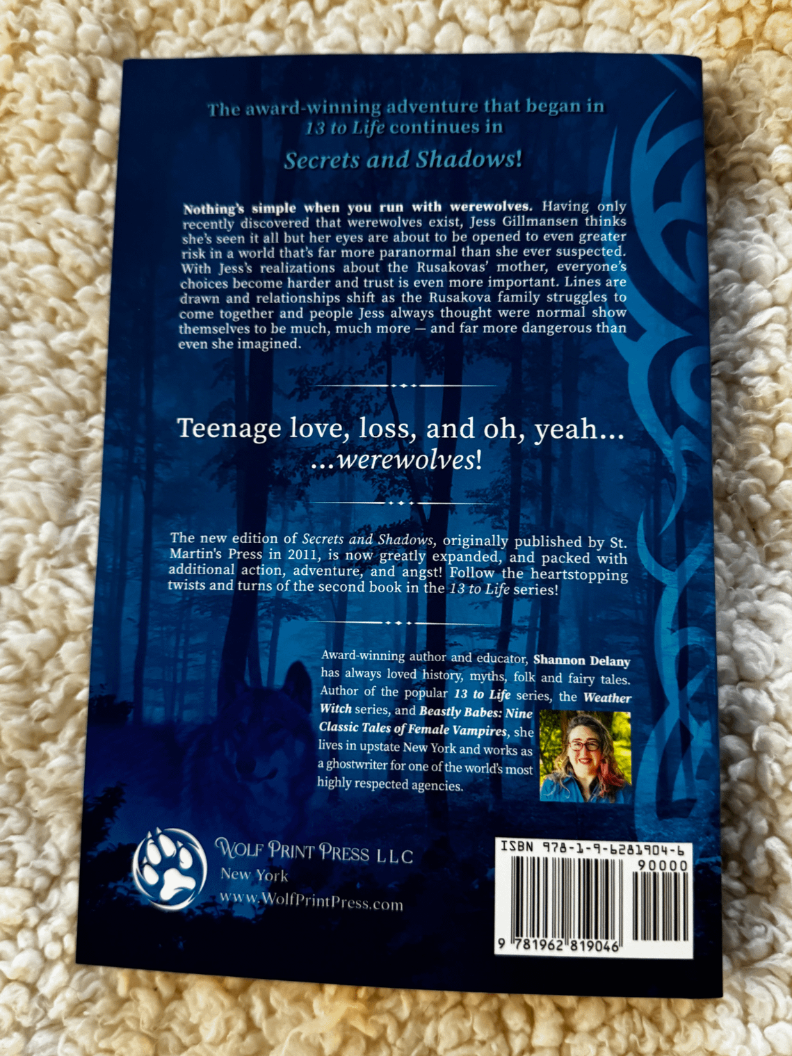 SECRETS AND SHADOWS Special Limited Edition SECRETS AND SHADOWS with Blue Page Edges product image (3)