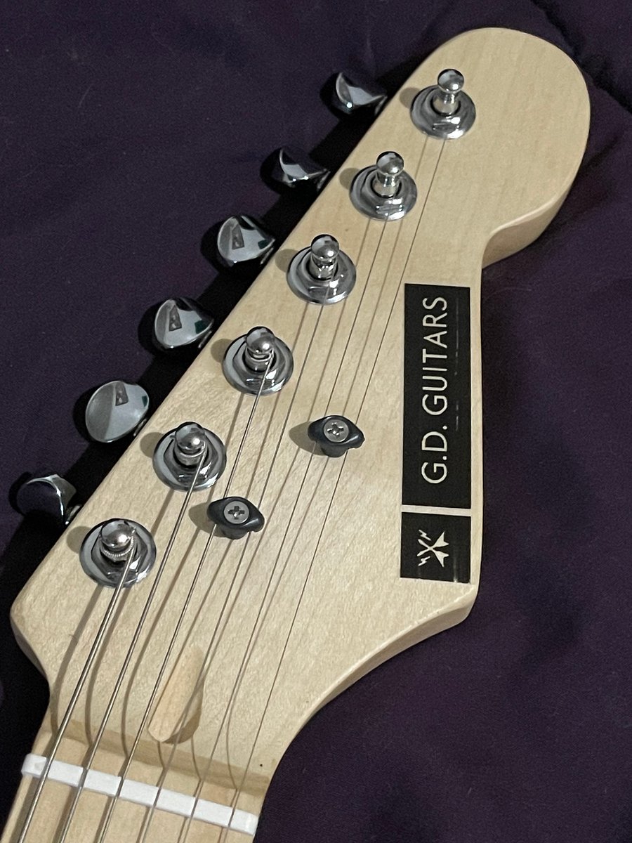 GD Guitars Super S – Arctic White | GD Pickups Gamsbucker Loaded | Vintage Meets Vicious product image (3)