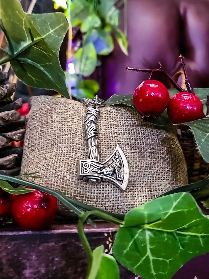The Armored Kingdom Wolf Axe Necklace product image (1)