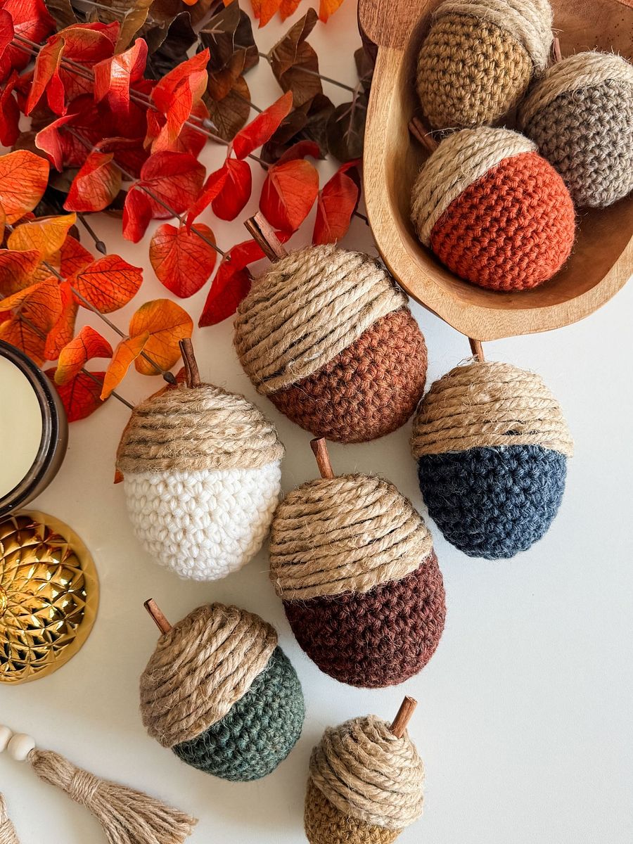 Rustic Farmhouse Acorns Crochet Pattern product image (1)
