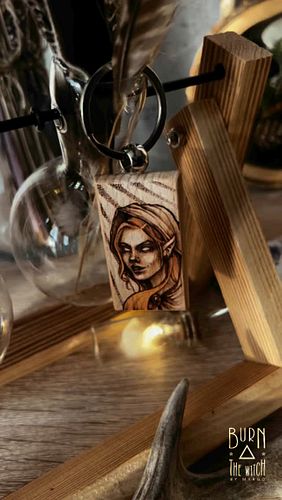 🔥✨ Rogue. Fantasy portrait keychain. Burned in wood.
Part of micro-art series.

#pyrography #pyrographyart #woodburning #keyc...