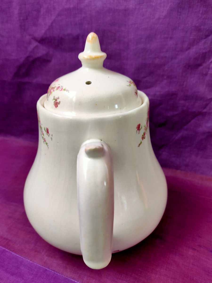 Bule Amélia - rainha de Portugal, Bule antigo com pequenas rosas, arranjo de rosas, século XIX product image (5)