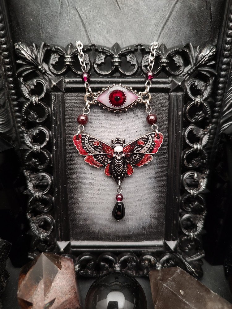 Familiars - Crimson Shroud Moth product image (1)