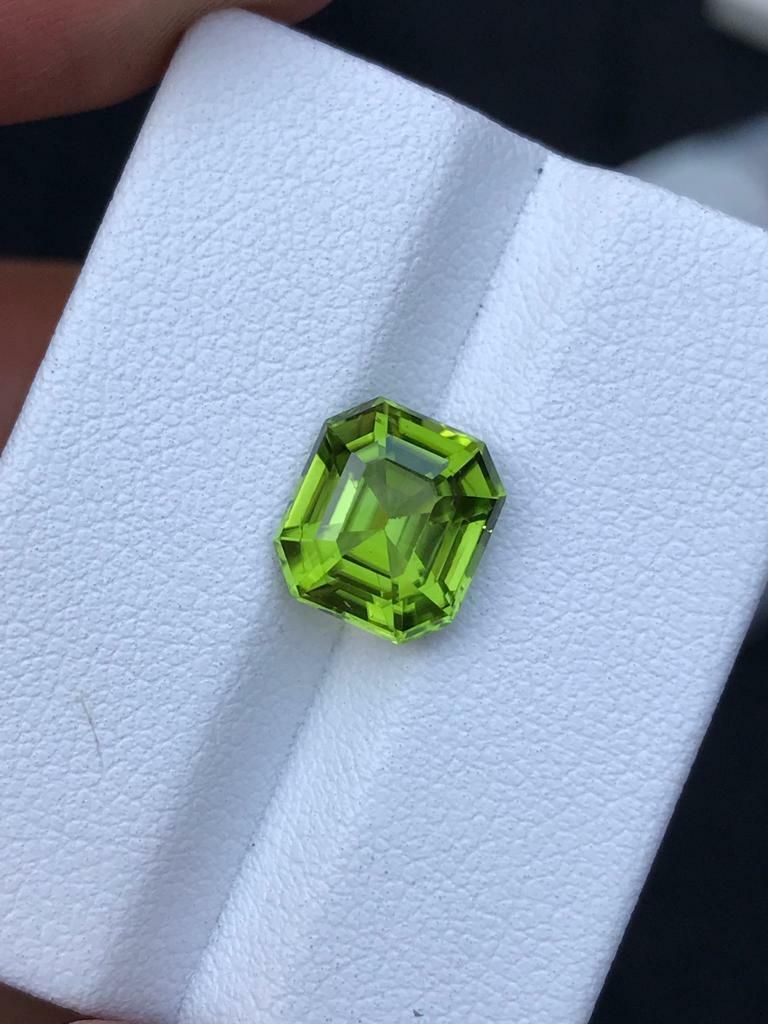 PERIDOT STONE FOR MEN’S RING ENGAGEMENT RING APPLE GREEN COLOR STEP CUT,3.70 CRT product image (6)