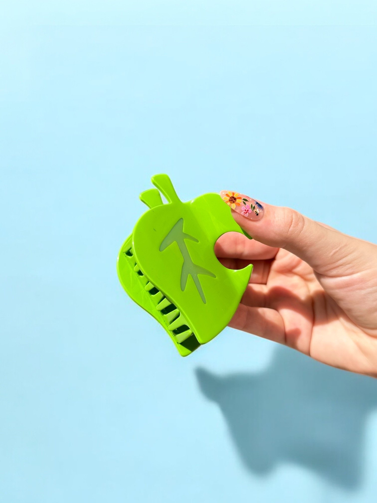 AC LEAF HAIR CLAW product image (1)