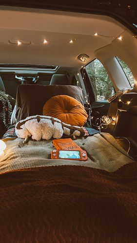sorry I don’t want to hang out, I have to run away to the woods to play video games 🙂‍↕️
.
New vlog is up on the YT of my coz...