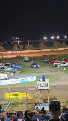 It was a good night of racing with Salt City Racing! Few wrecks and thankful everyone was okay. 

#dirttrack #racing #arcticv...