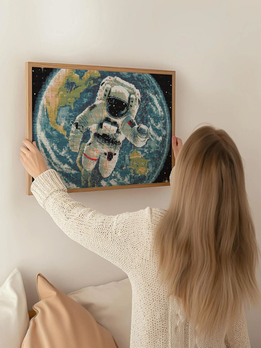 Cosmic Astronaut product image (3)