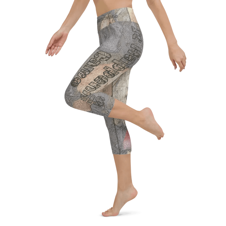 Yoga Capri Leggings - MossyOak - It Happennnns Camo product image (11)