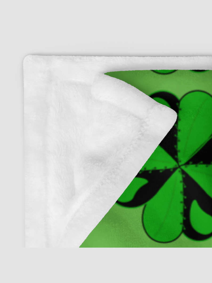 BrokenxClover Comfy Blanket product image (3)