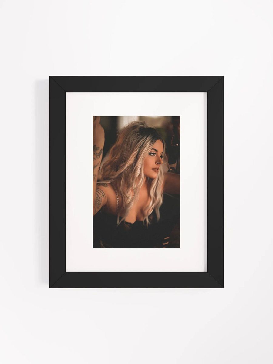 QueenQ Poster 2 product image (28)