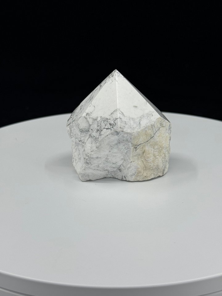 Howlite Crystal Point product image (2)