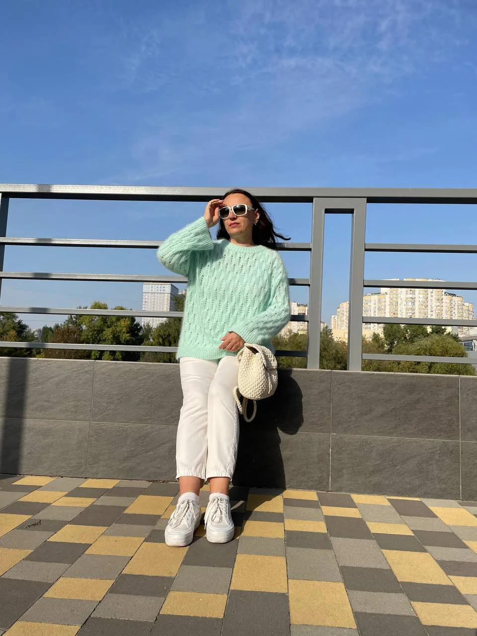 Схема вязания Свитер Julia с объемным узором, с японским плечом (спицами) product image (10)