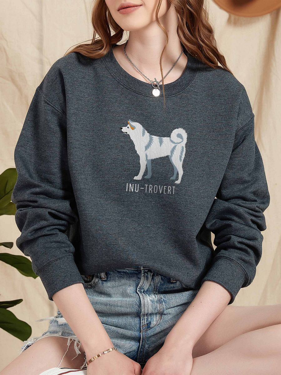 Inu-Trovert Sweatshirt (Embroidered) of a Japanese Akita Inu(White) product image (2)