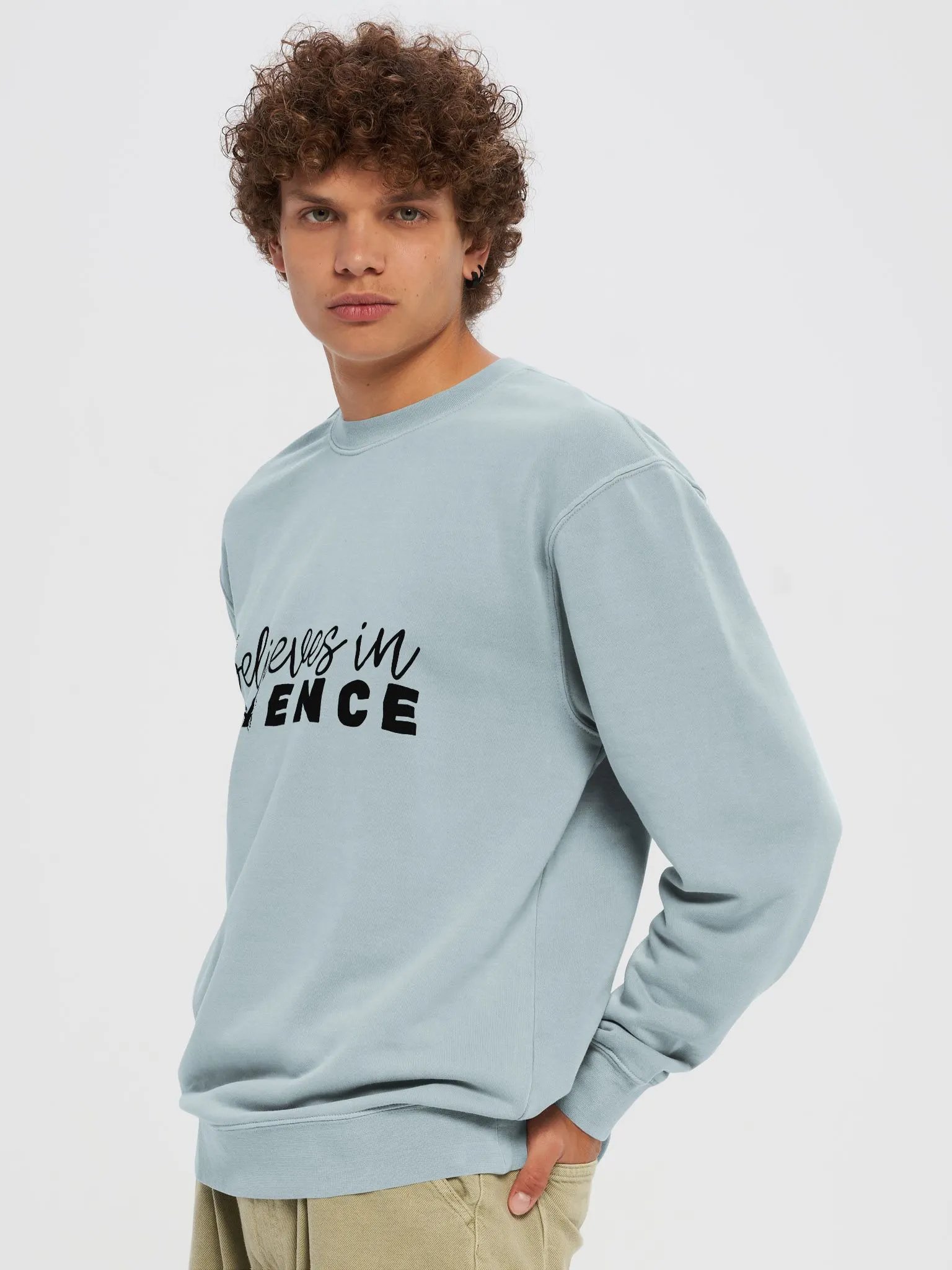 believes in science (sweatshirt) product image (6)