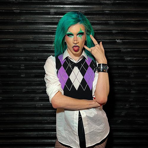 Ugh, as if he's dumped me for HER! 🙄
-
Halloweiner been fun, shoutout to @slaughterhausbristol for a great night out!! 💚
-
📸 ...