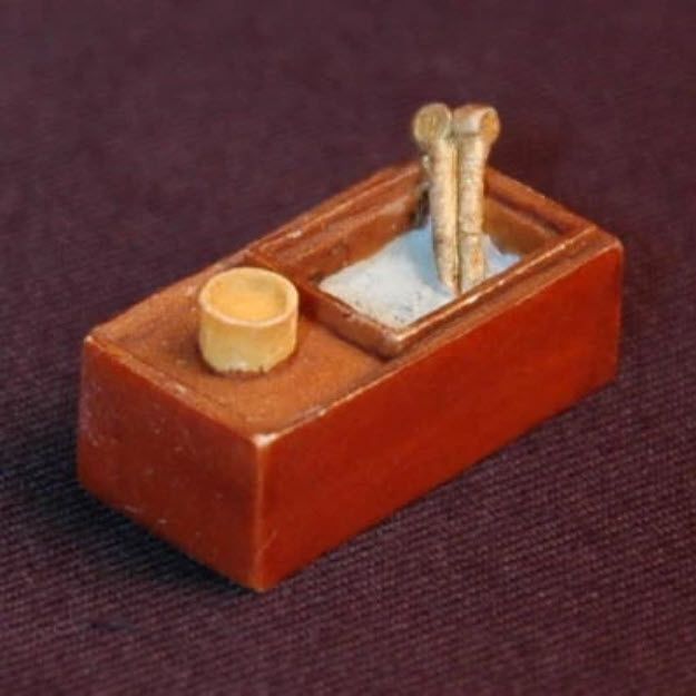 Japanese Box Hibachi Brazier - Miniature Plastic Model product image (1)