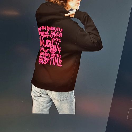 New collections out now! Discount for twich subs!
Https://thedudeteevee-shop.fourthwall.com