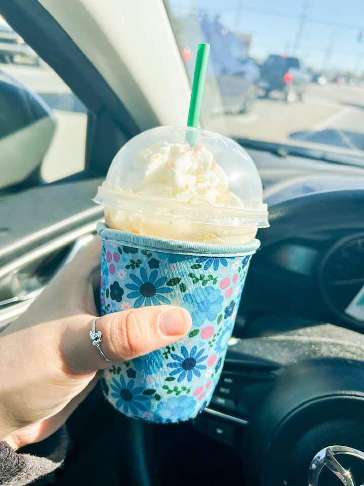Blue Floral Patterned Cup Sleeve product image (1)