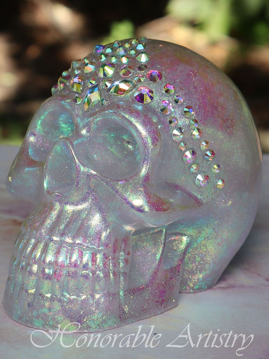 Opalescent-Pearlescent Rhinestone Resin Skull product image (3)