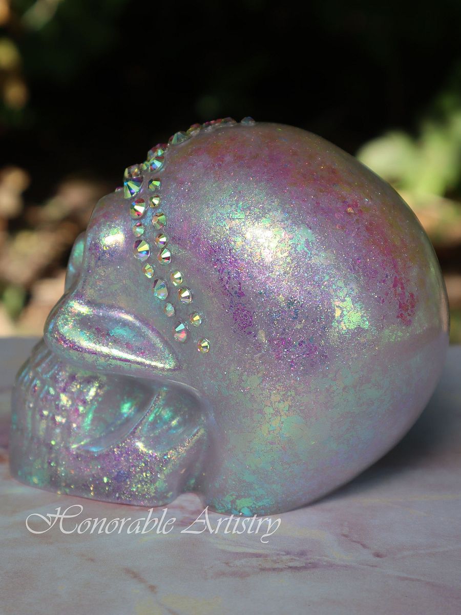 Opalescent-Pearlescent Rhinestone Resin Skull product image (5)