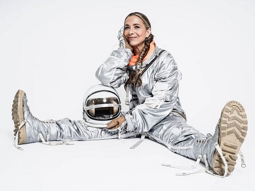 @iammoonunitzappa joins us this evening to discuss her new book “Earth to Moon” LIVE 5PM PST. Join us!