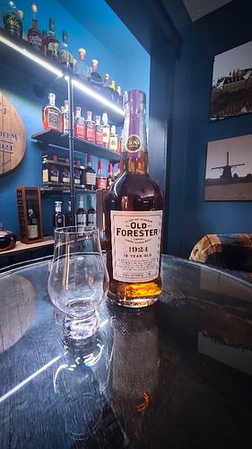 Day 5 of 6 in my series of reviewing Old Forester bourbons. Here I'm reviewing Old Forester 1924. 
#oldforester #oldforester1...