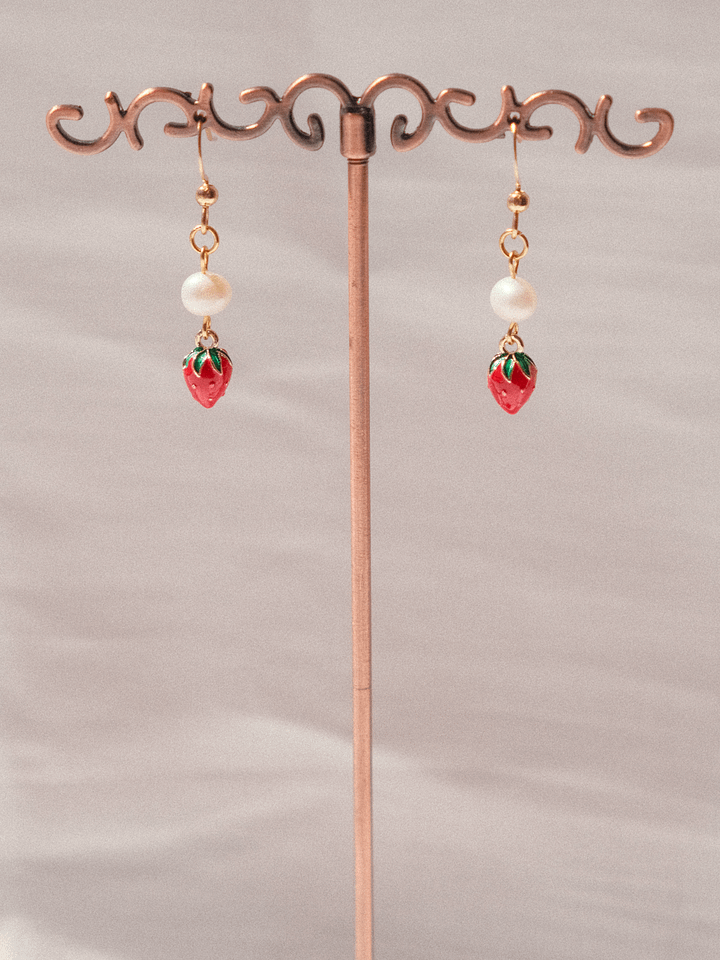 Strawberries - Pearl earrings 🍓 product image (1)