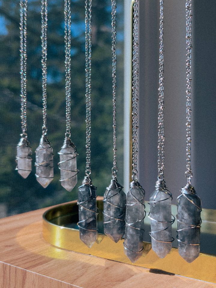 i feel Grounded - Cloudy quartz necklace product image (1)