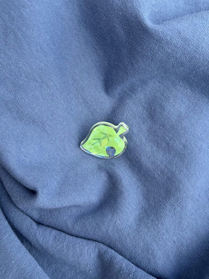 Leaf Pin product image (1)