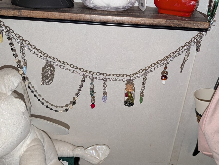 Alice in Wonderland Themed Trinket Chain! product image (4)