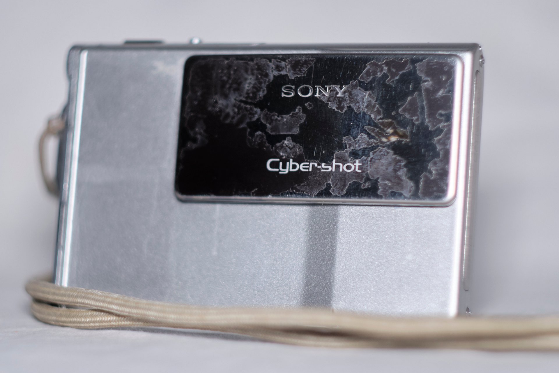 Sony Cyber-shot DSC-T7 5.1MP Digital Camera product image (4)