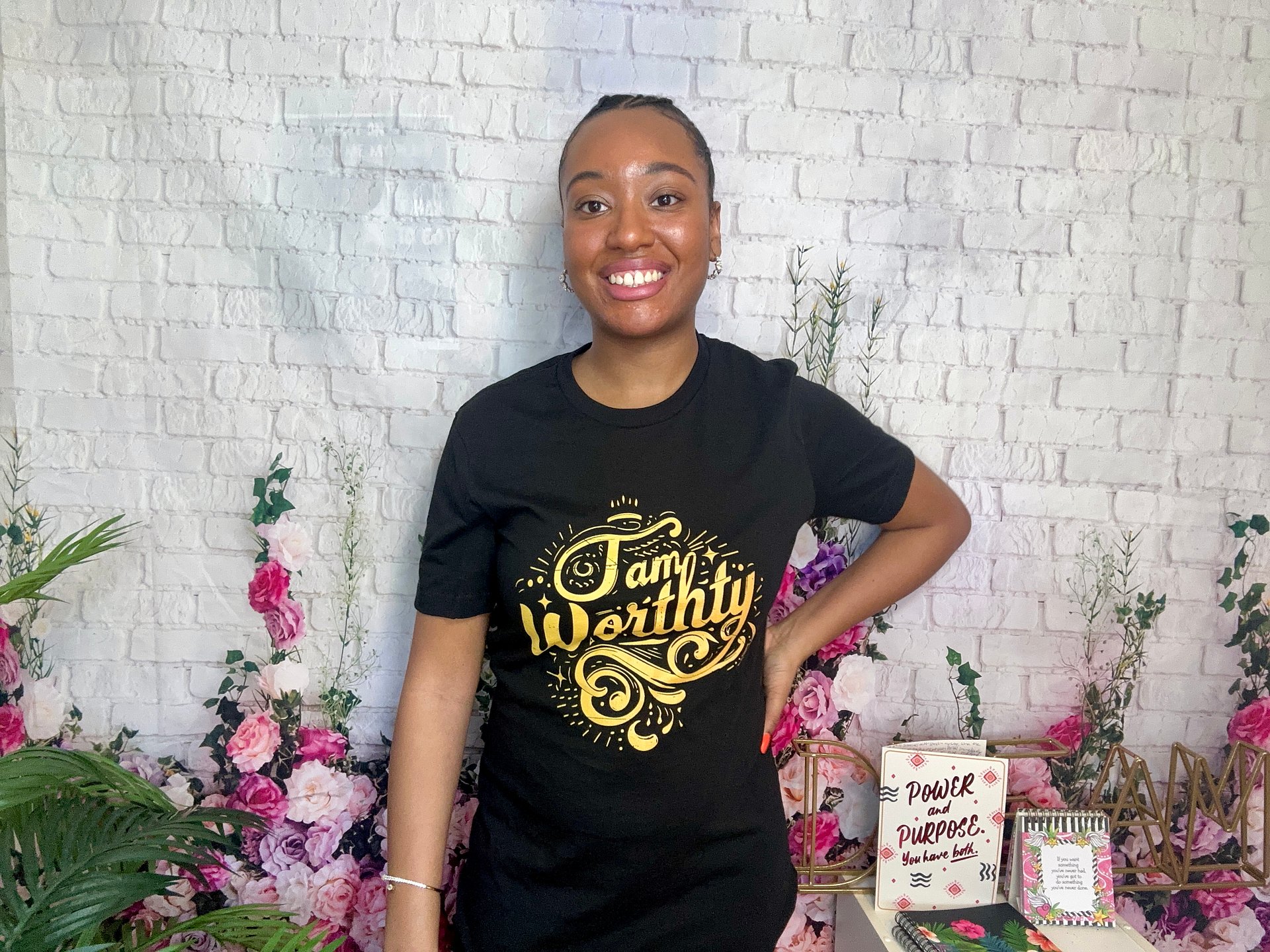 I AM WORTHY! T-SHIRT & 5 MIN GRATITUDE DIGITAL JOURNAL BUNDLE product image (2)