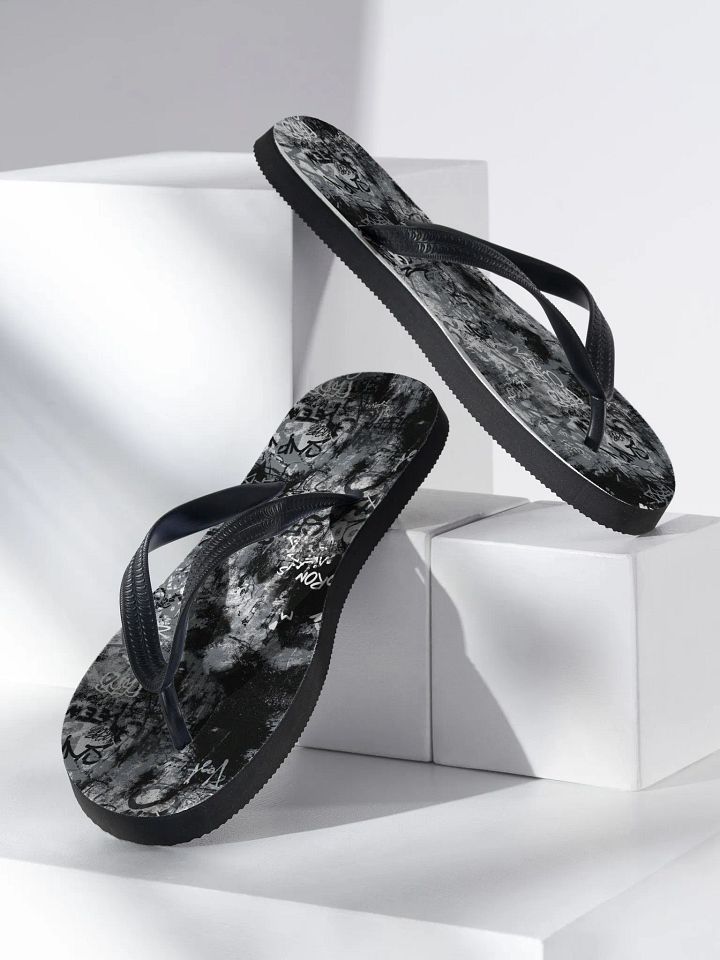 Black and White Graffiti | Unisex Flip-Flops product image (2)