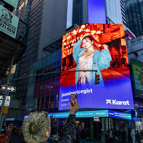 me (and my abs and my perfect titties) are on NYC Times Square!!!!!! I never thought in my wildest dreams growing up that thi...
