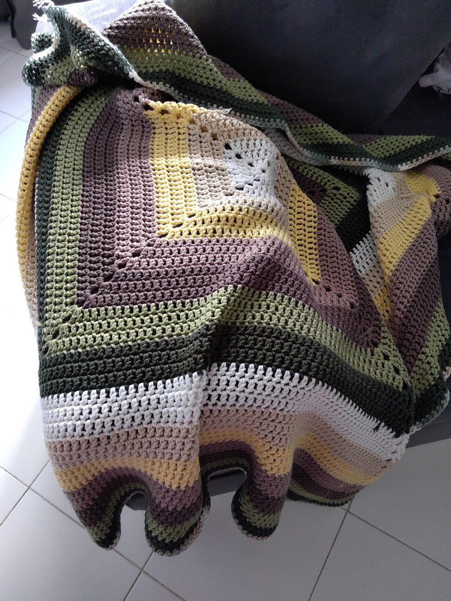 Solid granny square blanket pdf pattern product image (3)
