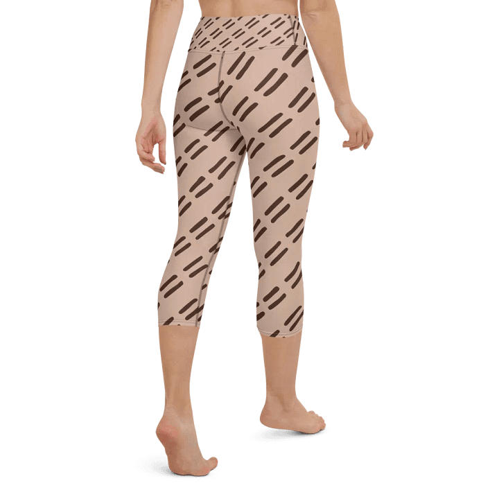 90s Iconic All-Over Print Yoga Capri Leggings product image (2)