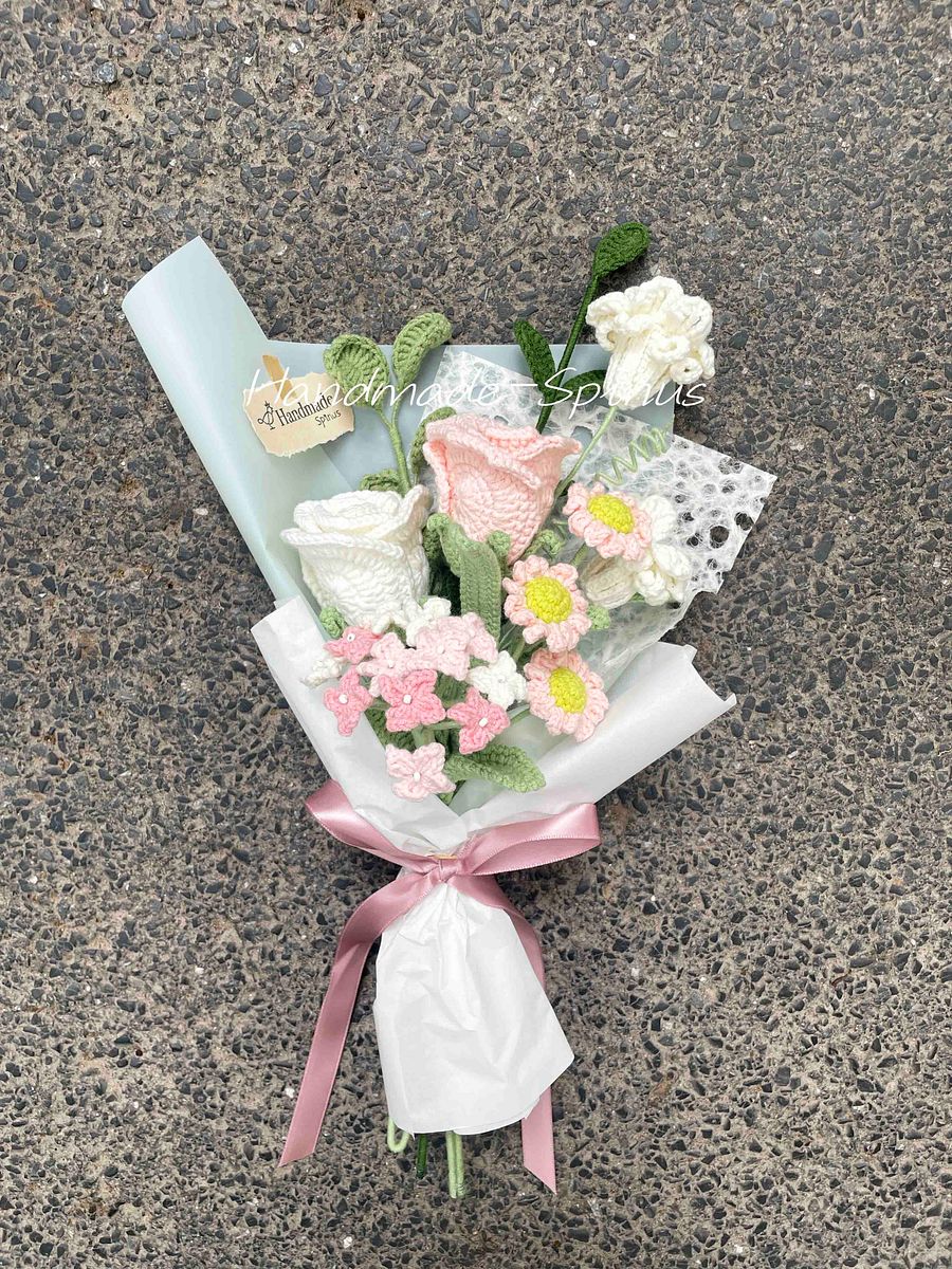 Pink Dream Crochet Knit Bouquet product image (1)