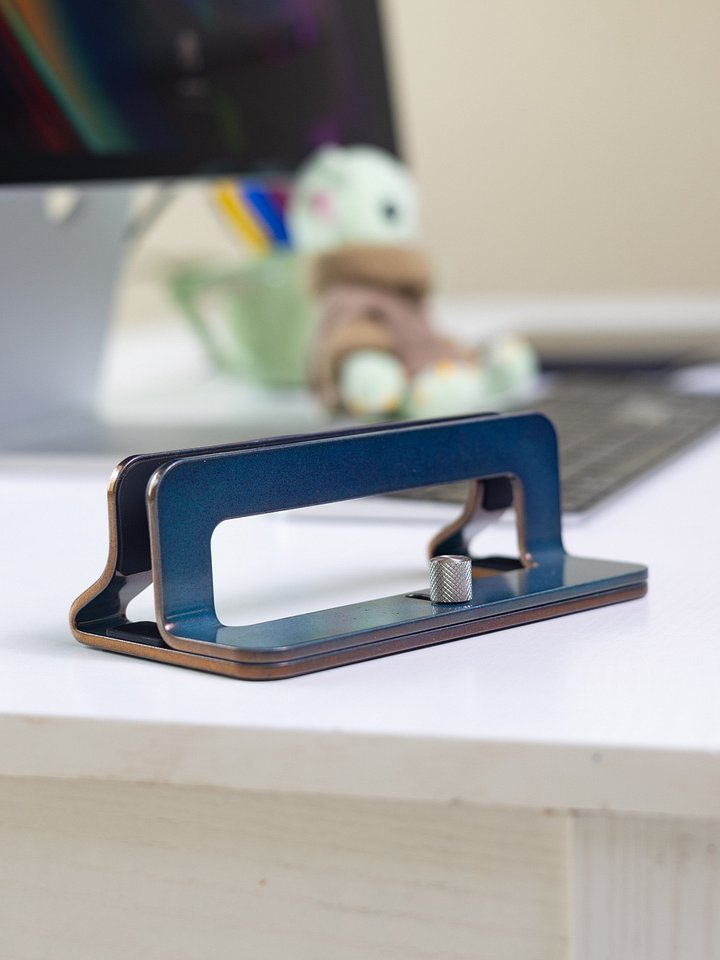Alexandrite Laptop Holder product image (1)