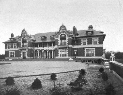Idle Hour was built in 1901 for William Kissam Vanderbilt in Oakdale, NY.