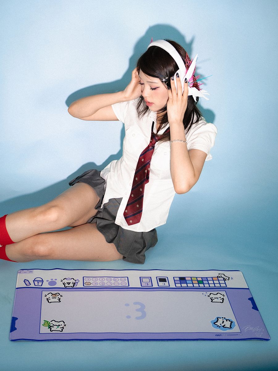 BasiilLeaf Deskmat product image (3)