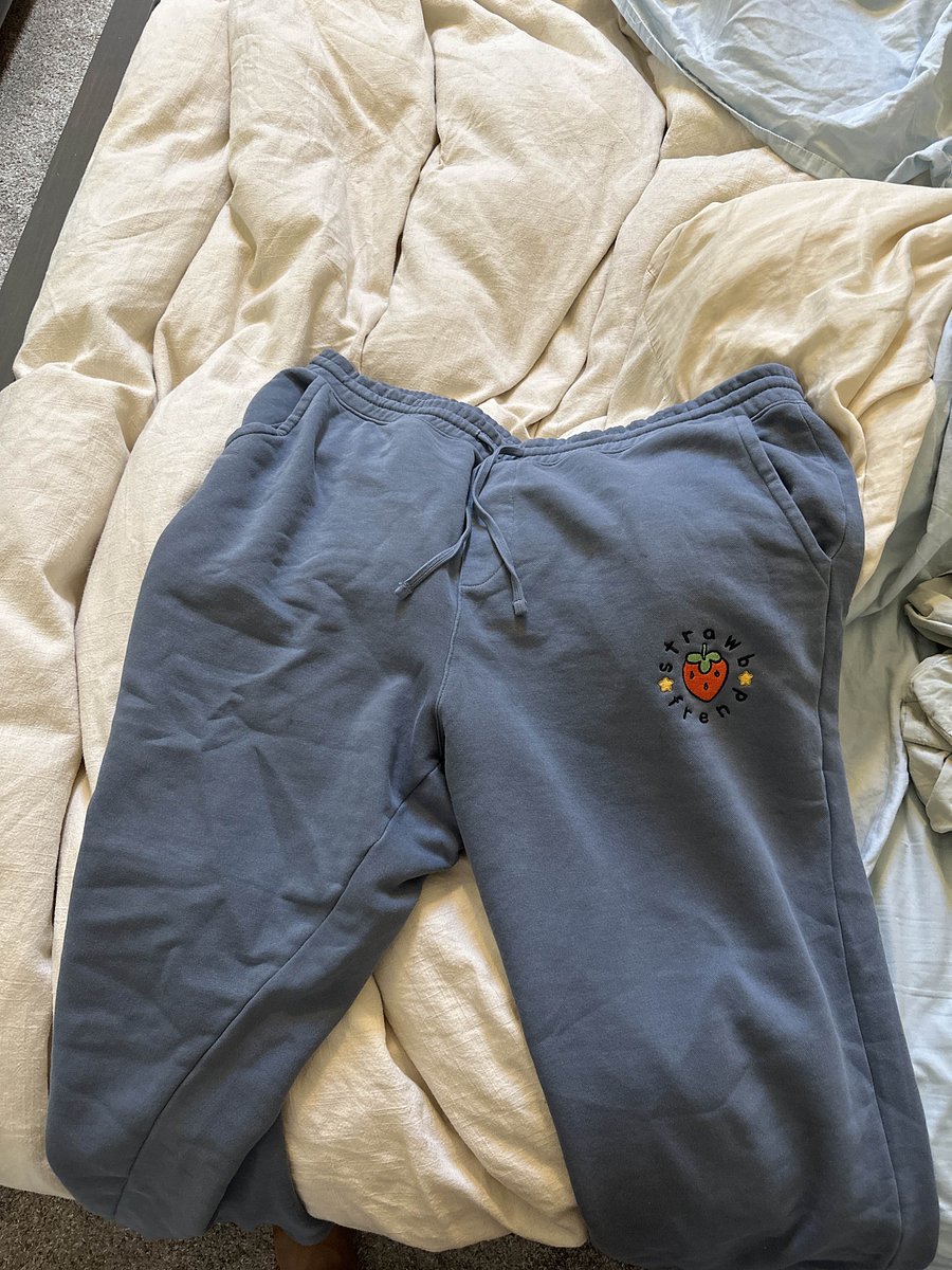 the berry sweats product image (10)