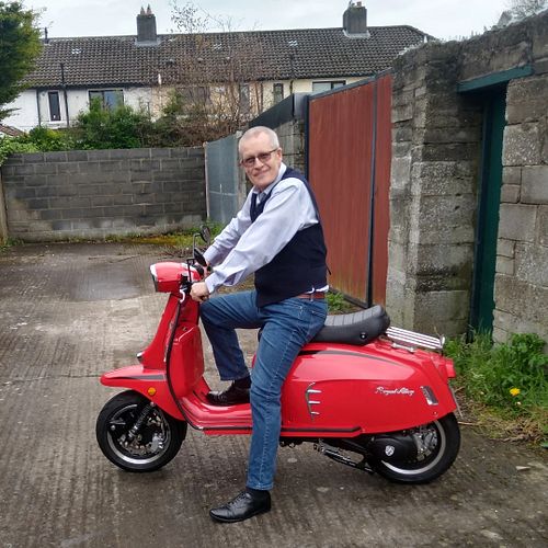 And this is me today, forty-odd years on from my first scooter. I don't think I've changed a bit.
.
.
.
#ageinggracefully #ro...