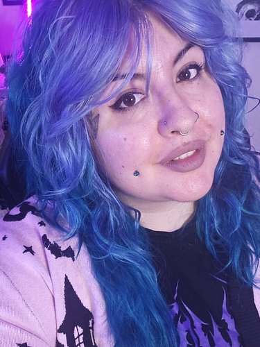 Lil announcement soon!
.
.
.
#selfie #girlswithpiercings #cheekpiercings #septum #girlswithink #girlswithtattoos #effyourbeau...