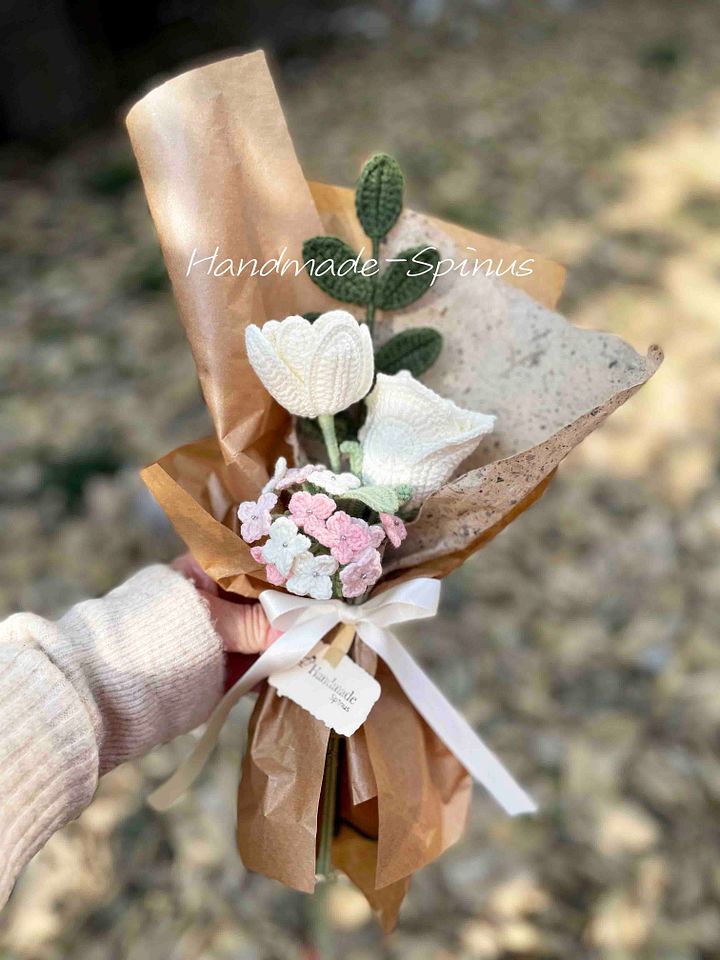 White & Pink Crochet Knit Bouquet product image (2)